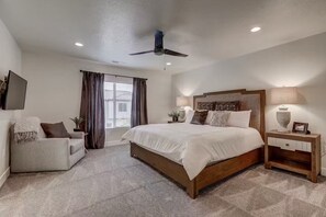 4 Schlafzimmer, Bügeleisen/Bügelbrett, WLAN, Bettwäsche