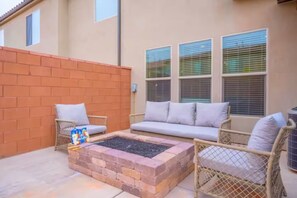 Terrace/patio - Family Fun - Pool & HotTub - Near Sand Hollow & Zion (Washington)