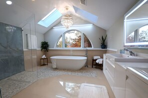 Shower, hair dryer, towels, soap - Luxury 2BR Andover entire home near Boston with fireplace, Parking & Balconies. (Andover)
