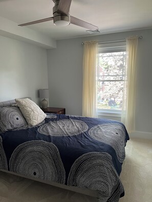 2 bedrooms, iron/ironing board, internet, bed sheets