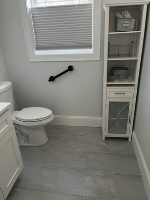 Shower, towels - 2-bedrooms available for 2 separate rentals Portsmouth NH (Portsmouth)