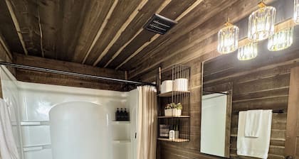 Pinion Pines Western Chalet #19 - A/C, Wi-Fi, Hot Tubs, CLEAN, Easy Access