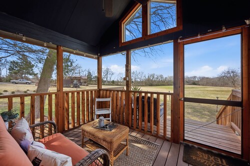 Peaceful Tiny Home Retreat Near Downtown McKinney