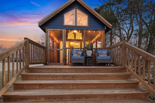 Peaceful Tiny Home Retreat Near Downtown McKinney