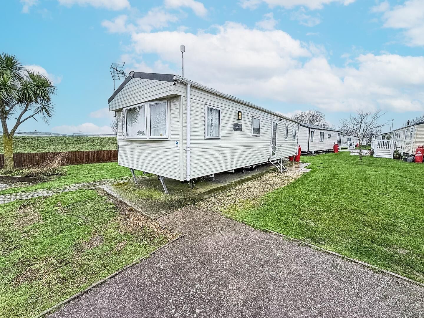 Escape to the Essex sunshine coast and discover all that St Osyth Beach has to offer. Minutes from the beach it is the perfect base for the whole family.