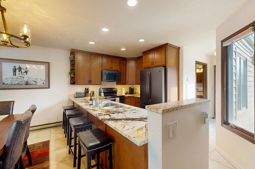 Upscale Jackson Townhouse with Sauna, Deck, BBQ, WiFi, and Mountain Comfort