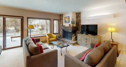 Upscale Jackson Townhouse with Sauna, Deck, BBQ, WiFi, and Mountain Comfort