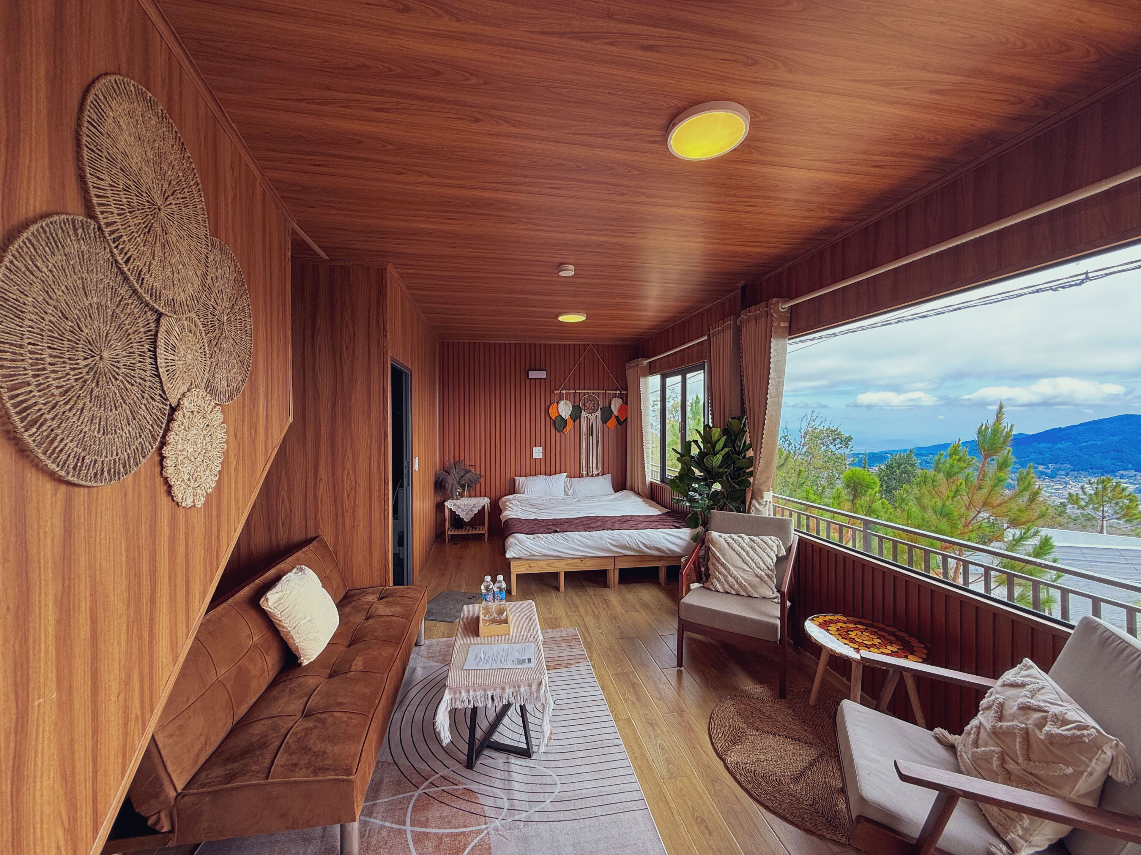 Kahden hengen deluxe-huone, parveke, vuoristonäköala | Untuvapeitot, memory foam -patjalliset sängyt