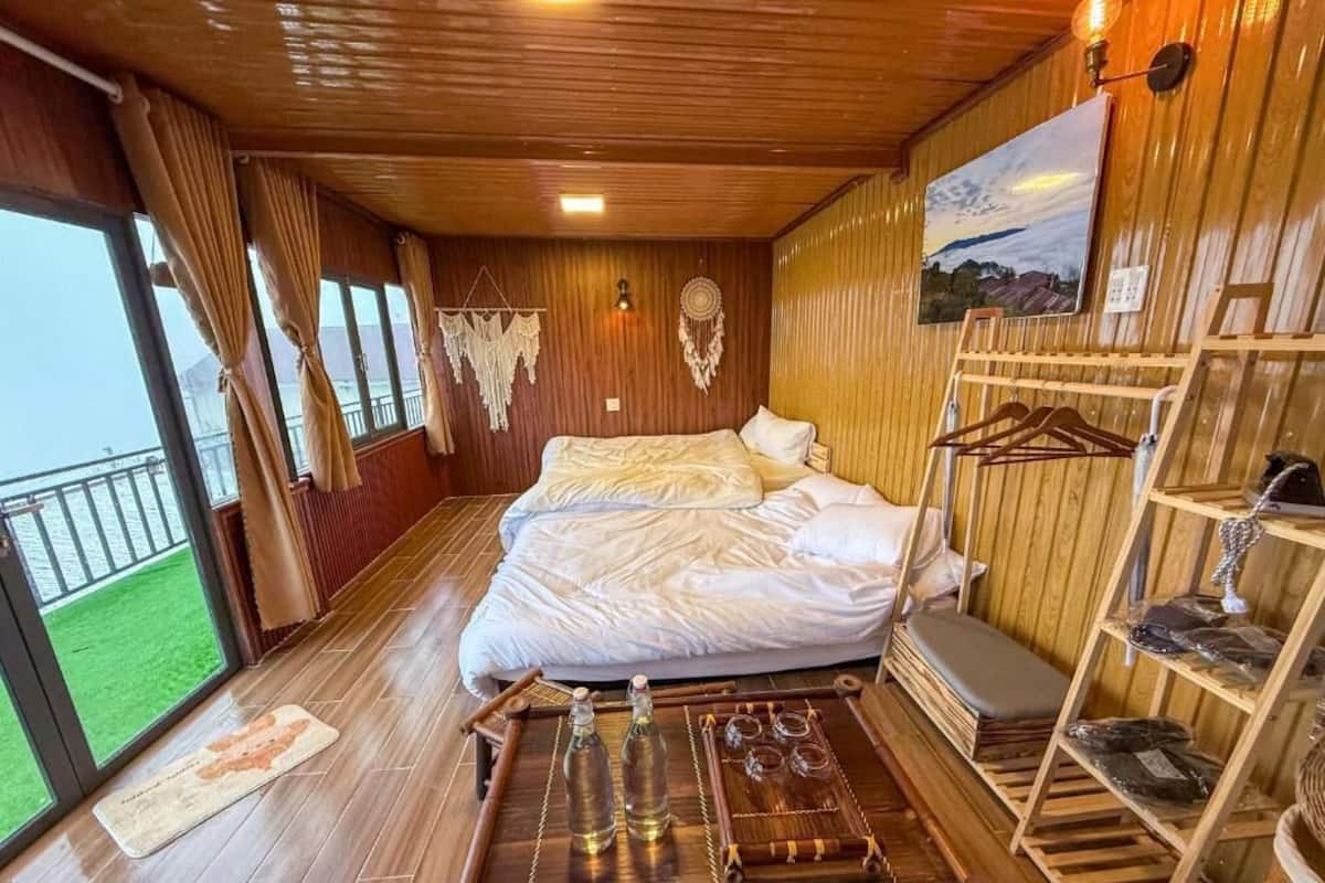 Comfort-Zimmer, Balkon, Stadtblick | Verdunkelungsvorhänge, Bügeleisen/Bügelbrett, kostenloses WLAN