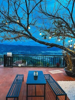 Outdoor dining - Rio Skyhouse (Xuan Truong - Da Lat)