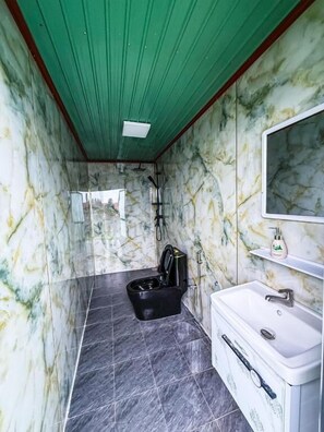 Bathroom - Rio Skyhouse (Da Lat)