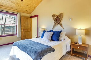 2 bedrooms, Internet, bed sheets - Fairplay Cabin Basecamp: Wildlife & Pond Views! (Fairplay)