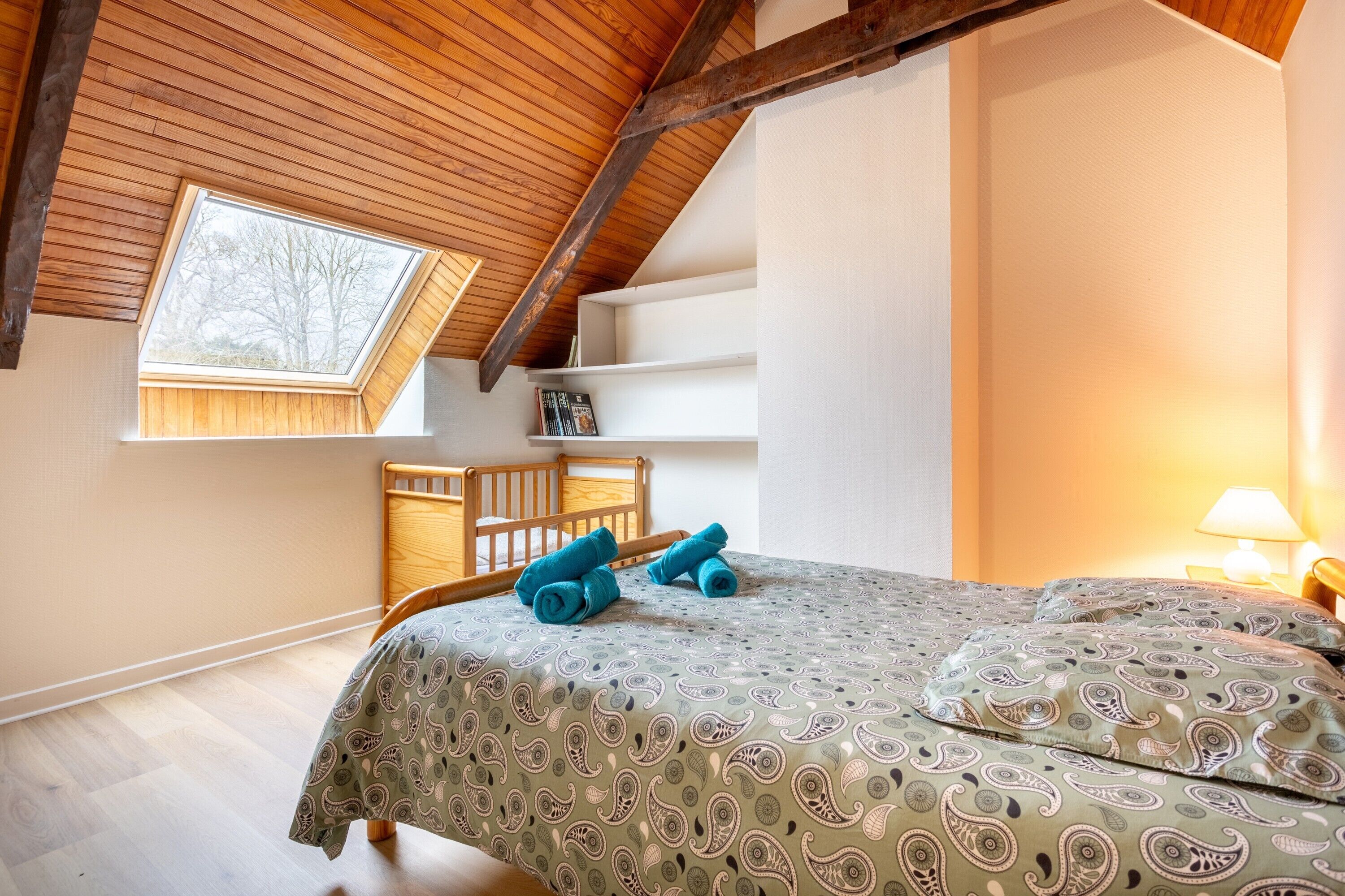 4 slaapkamers, een strijkplank/strijkijzer, wifi, beddengoed