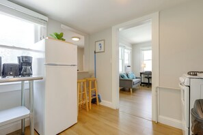 Interior - 1 Mi to Lake Worth Beach: Studio w/ Shared Patio (Lake Worth Beach)