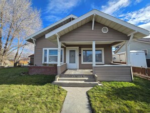 Exterior detail - 3-bedroom house in marvelous Twin Falls with cool AC (Twin Falls)