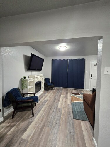 3-bedroom house in marvelous Twin Falls with cool AC