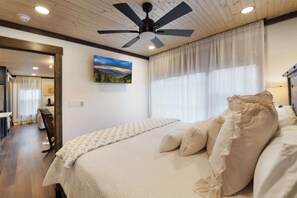 2 chambres, fer et planche à repasser, lit de bébé portatif