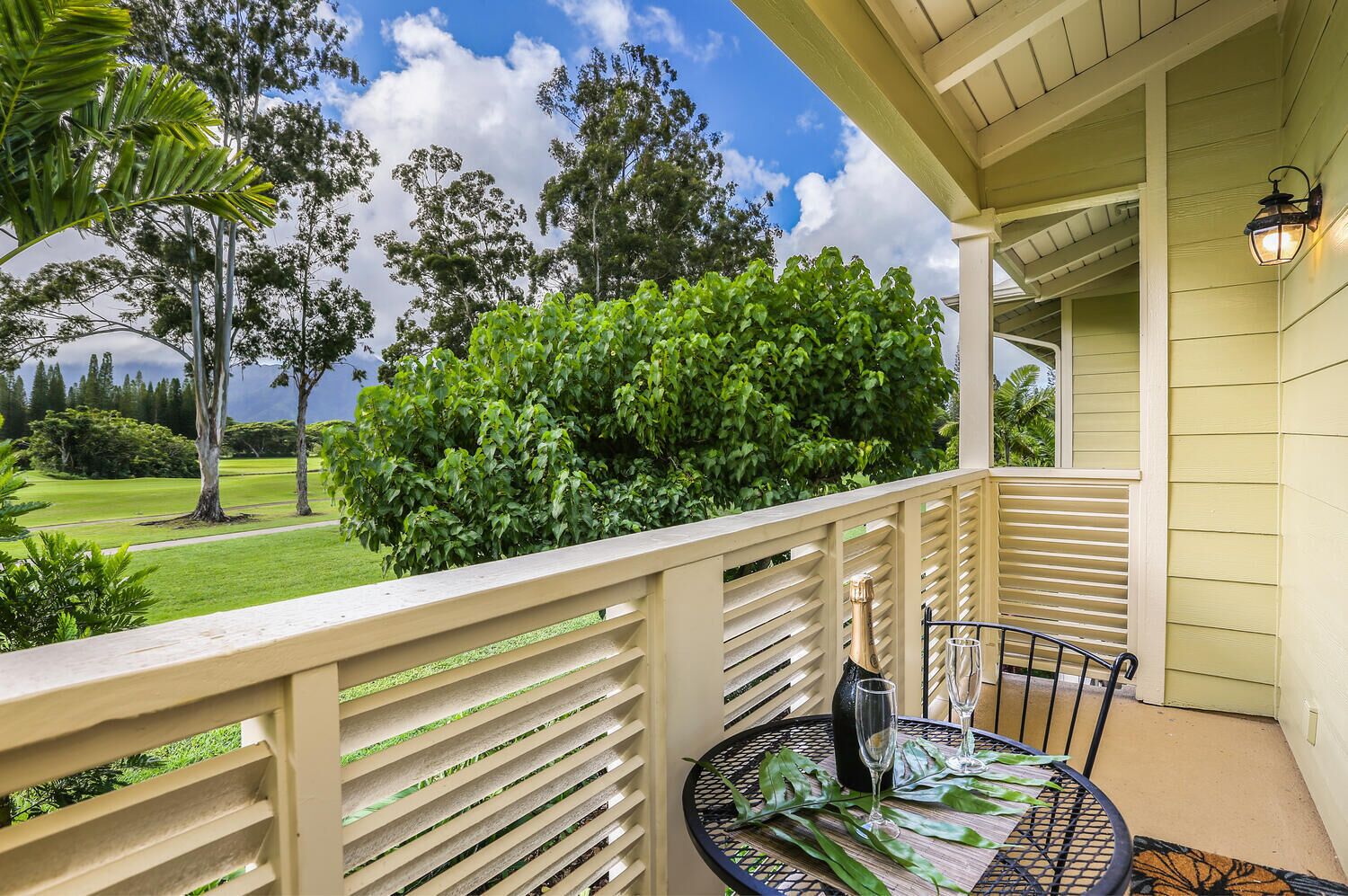 屋外ダイニングエリア