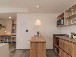 Interior - w* | Engaging Loft w/ Balcony in Laureles (Medellín)