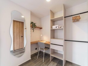 Interior - w* | Engaging Loft w/ Balcony in Laureles (Medellín)