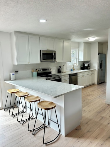 Beautiful 3-bedroom house right off of I-26 in Campobello