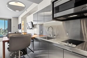 Microwave, stovetop, dishwasher - Palms Place Luxury Condo w/ Perfect Strip Views • Balcony • Valet •No ResortFees (Las Vegas)