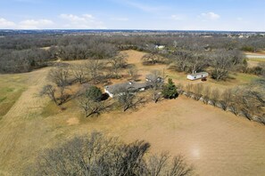 Exterior - Quiet Farm, Gameroom, Firepit 2 Mi to McKinney (McKinney)