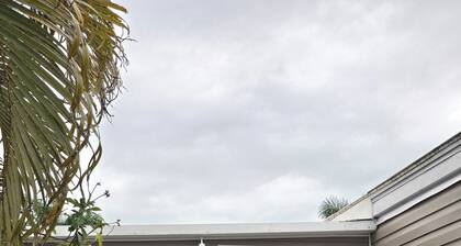 Gorgeous 2-bedroom 2-Bathroom home a couple of miles from Fort Myers Beach