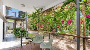 Terrace/patio - Parivara - Apartment A (Picnic Bay)