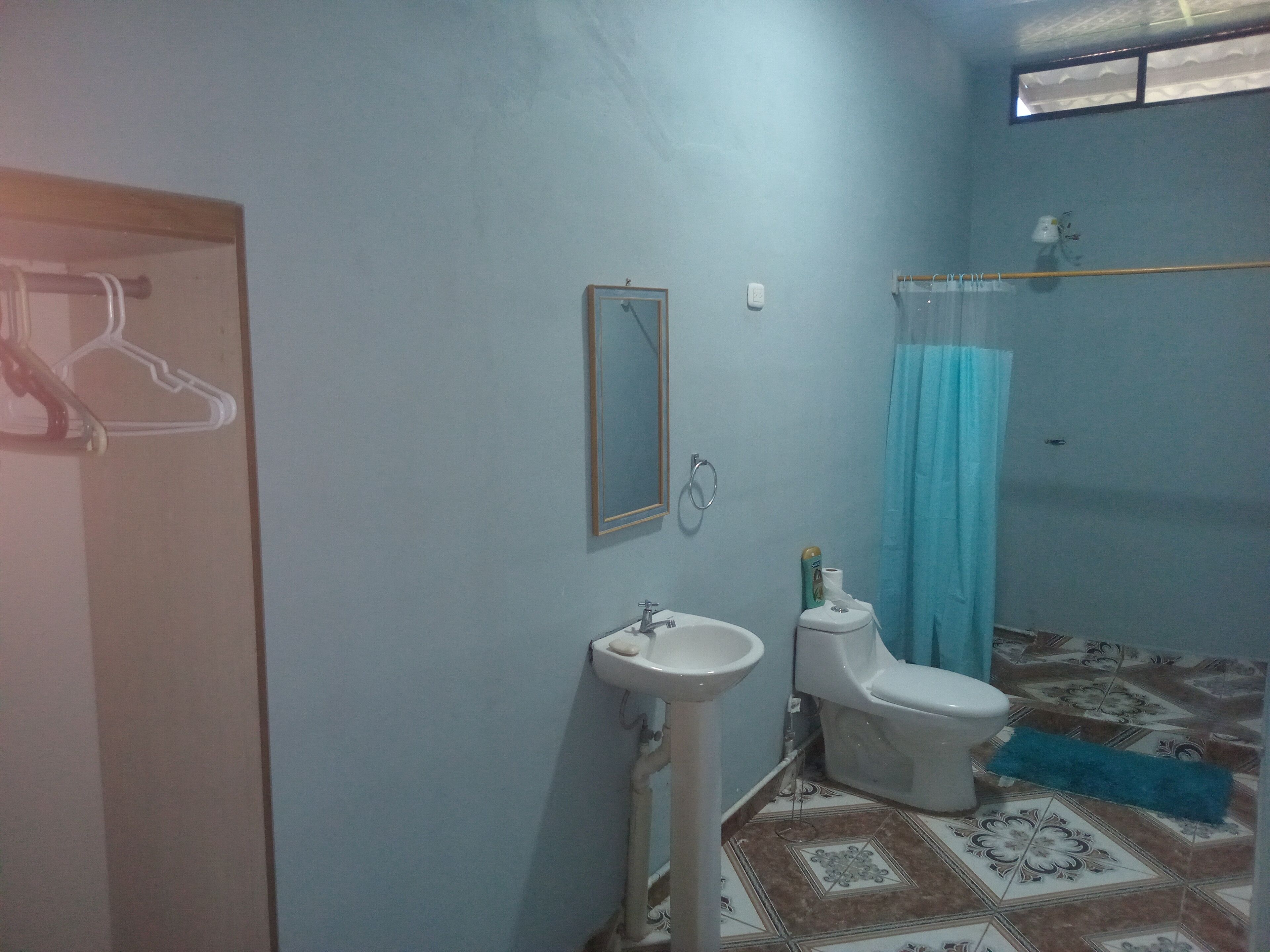 Basic Triple Room, Garden View | Bathroom | Towels, toilet paper