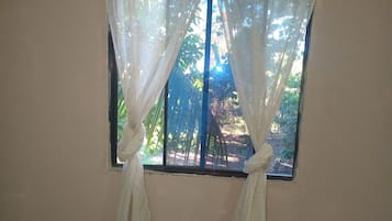 Chambre Triple, vue jardin