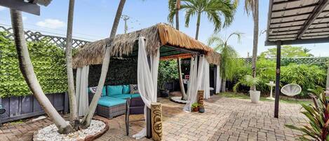 Apartment, 1 King Bed, Kitchen, Garden View (Rainbow Falls 3) | Terrace/patio