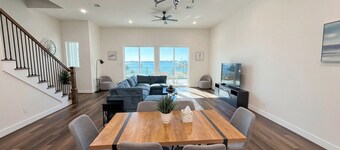 Luxury Lakeview Townhome 3BR/3BA Near NASA, Kemah & Seabrook
