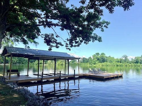Weiss Choice - NEW RENTAL -charming lake house with stunning views