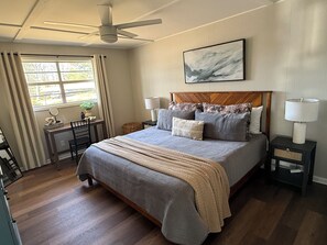 2 bedrooms, iron/ironing board, free WiFi, bed sheets - Weiss Choice - NEW RENTAL -charming lake house with stunning views (Leesburg)