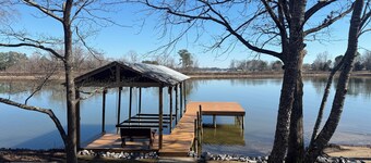 Weiss Choice - NEW RENTAL -charming lake house with stunning views