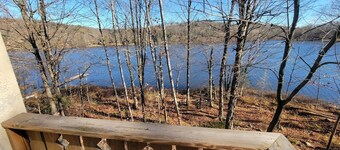 LAKEFRONT 5-bedroom Chateau Getaway at Whitecap Mountains Resort Units 1 & 3