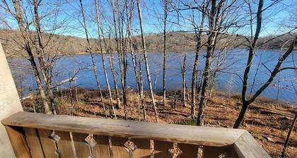 LAKEFRONT 5-bedroom Chateau Getaway at Whitecap Mountains Resort Units 1 & 3