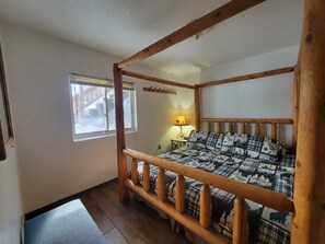 5 bedrooms, free WiFi, bed sheets