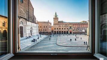 Apartment, City View | Interior