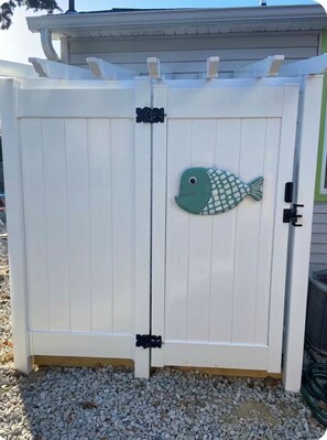 Property grounds - PETFRIENDLY TWO BEDROOM BAYSIDE COTTAGE IN VILLAS NJ. (Lower Township)