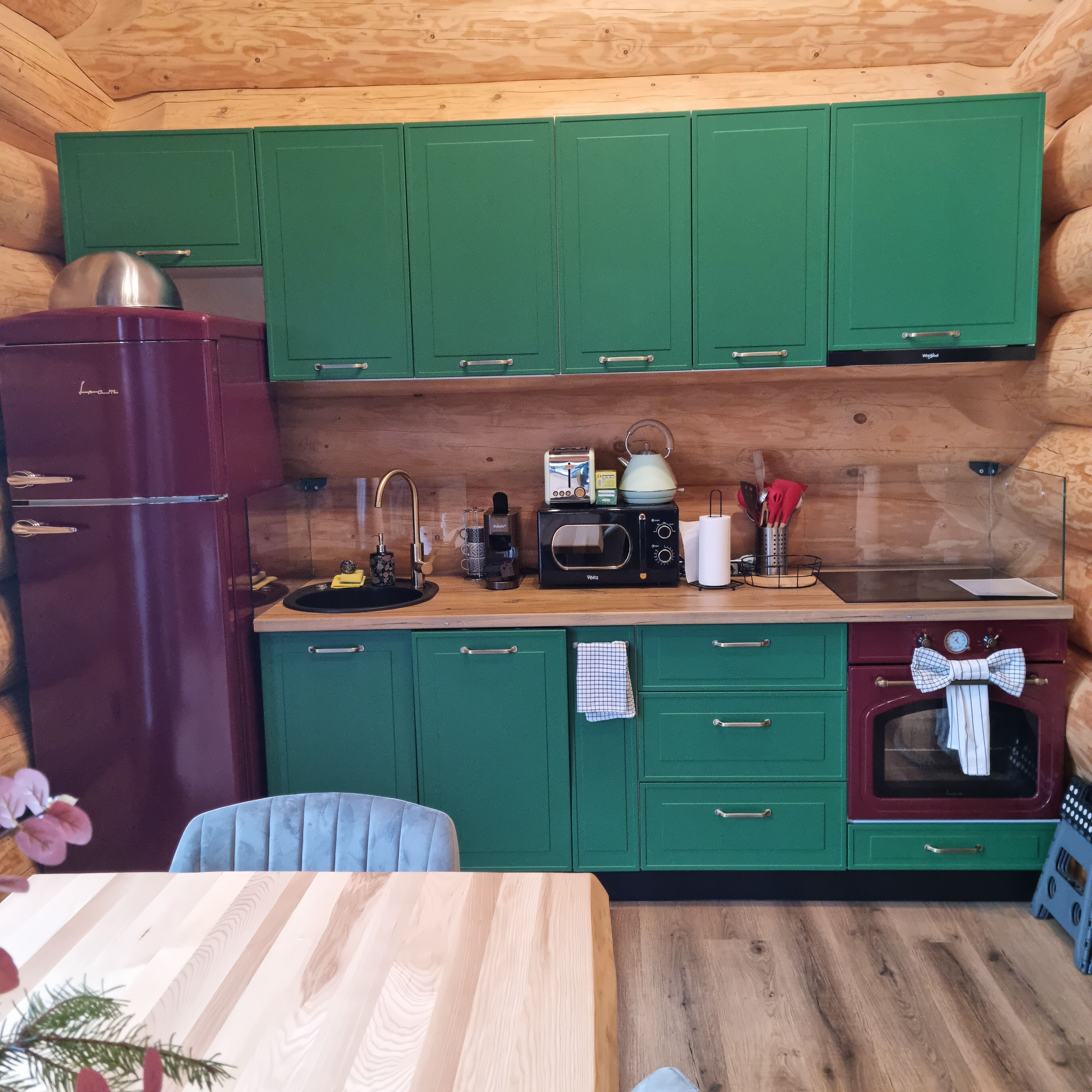 Réfrigérateur, four, plaque de cuisson, lave-vaisselle