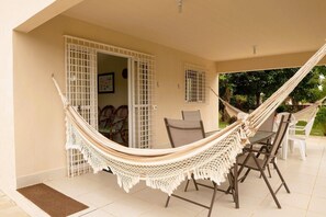Outdoor dining - Casa com piscina, churrasq, Wi Fi próximo ao mar (Ipojuca)
