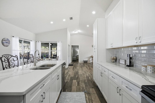 Fun in the Sun Retreat | 3BR Pool Home | Dog Friendly | Minutes to Beach | Palm Coast