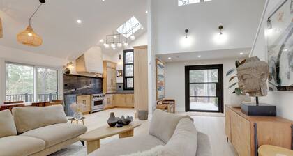 A Modern, Ultra Chic 5-bedroom Beach Home in Charming East Hampton!