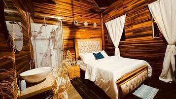 Economy kamer, 1 slaapkamer, balkon | Een laptopwerkplek, gratis wifi