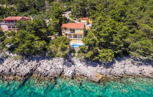 Beach front home in Blato