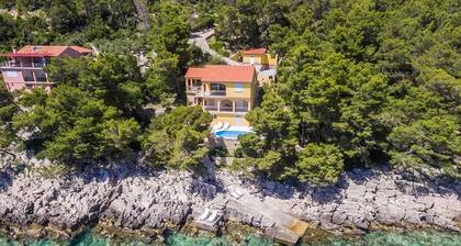 Beach front home in Blato