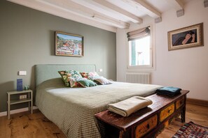 2 bedrooms, iron/ironing board, WiFi, bed sheets - Gorgeous Apartment in the Heart of Venice (Venezia)