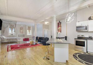 Interior - Swing Bed Loft (Detroit)
